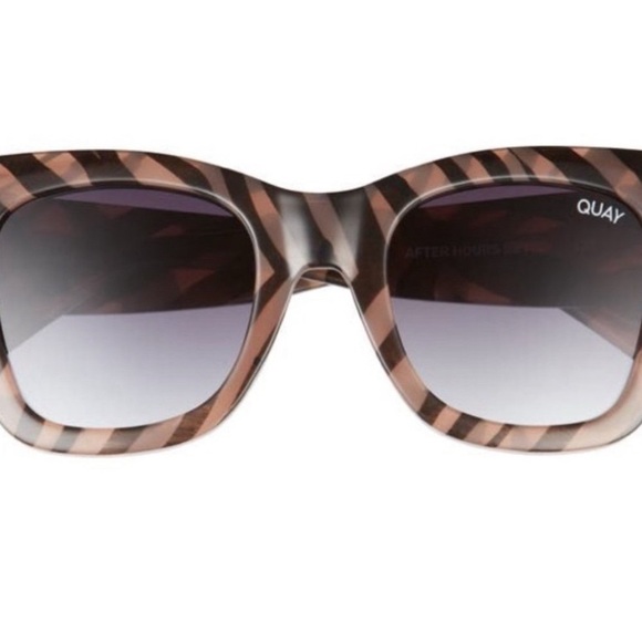 NWT QUAY “After Hours Bevel Sunglasses” Zebra Stripe Frame Smoke Lens Sunglasses - Picture 3 of 7